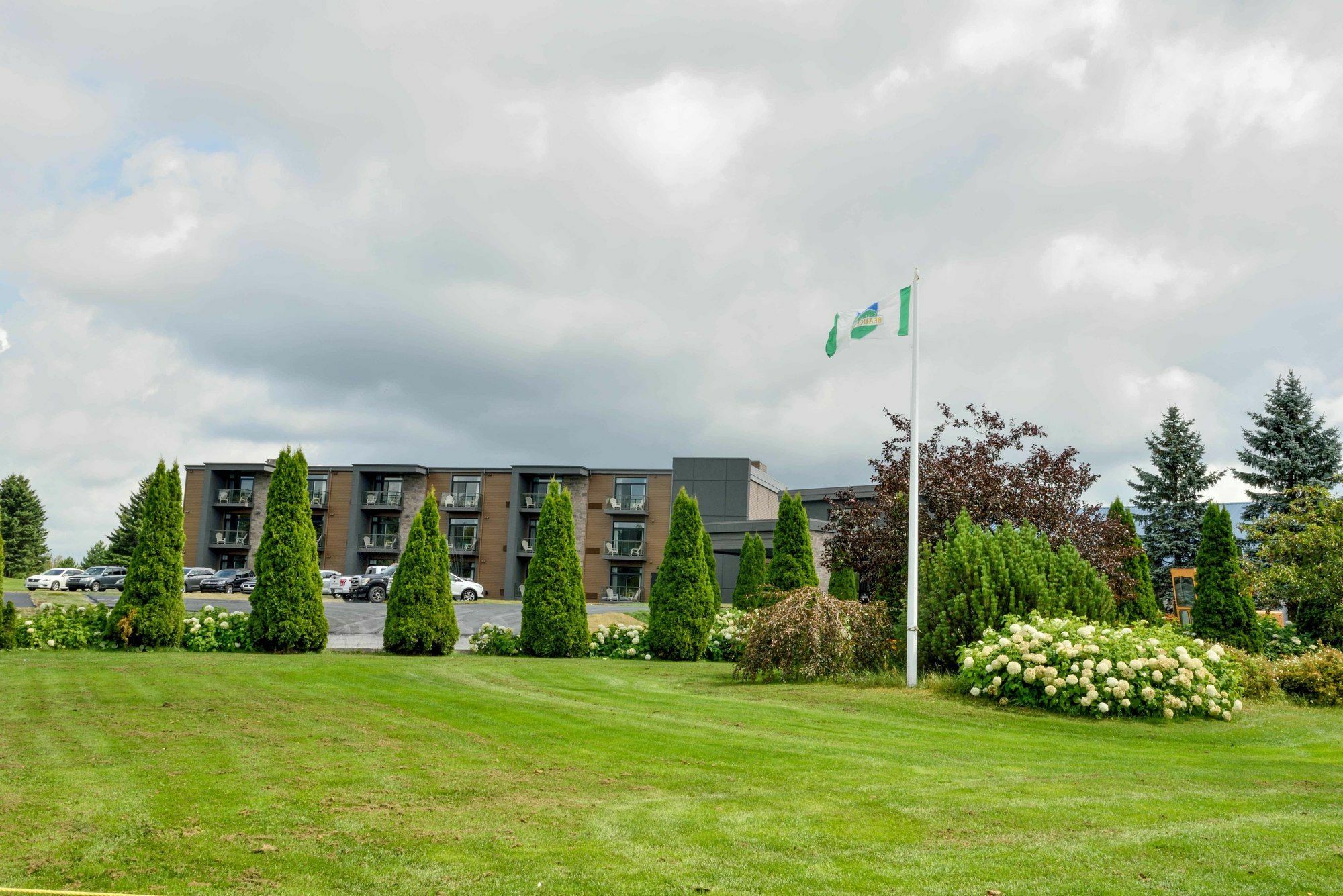 La Cache Du Golf Hotel Beauceville Exterior photo