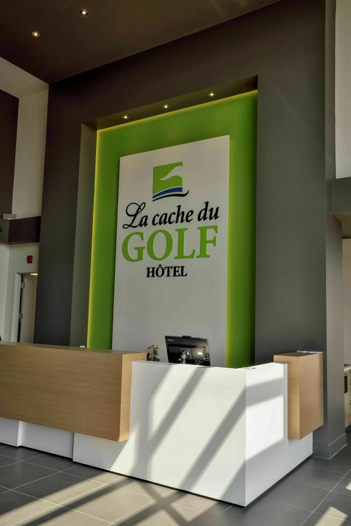 La Cache Du Golf Hotel Beauceville Exterior photo